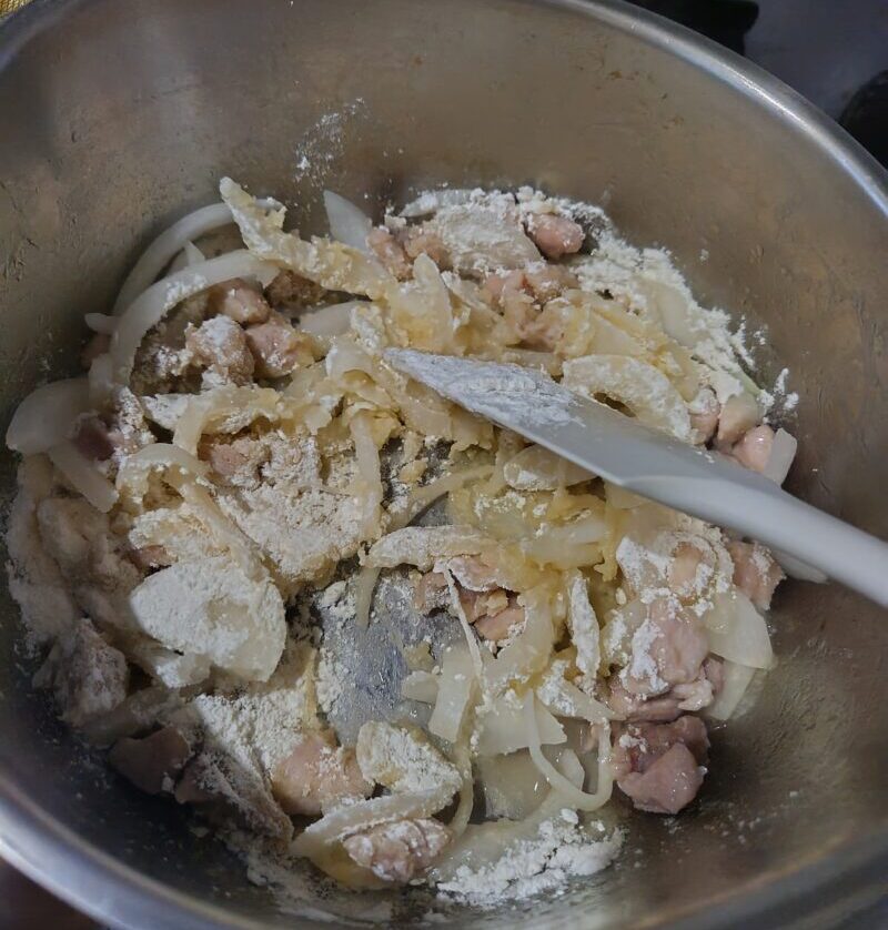 簡単グラタン作り中