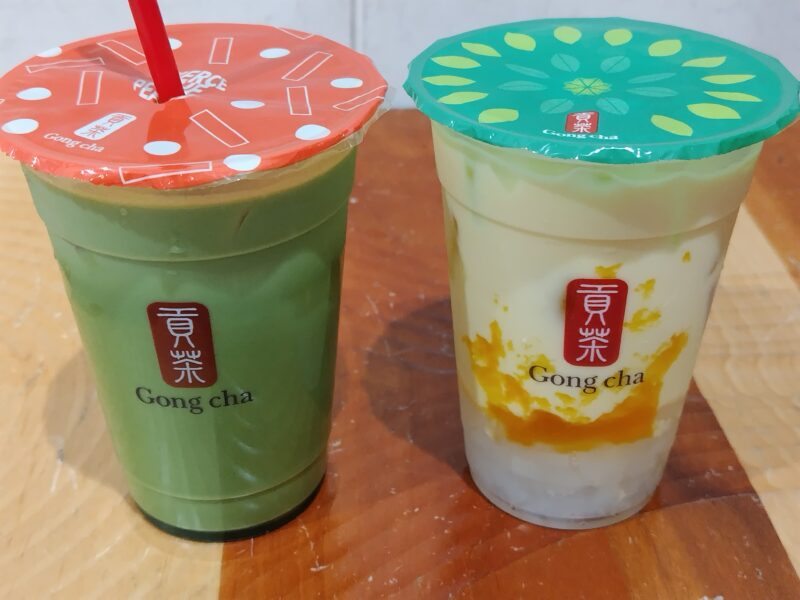 ゴンチャ 一番摘み抹茶ミルクティー マンゴー阿里山ウーロンミルクティー+ナタデココ