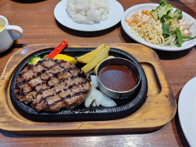 スエヒロ館 ハンバーグ